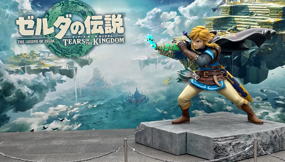 Estatua de Link - Tears of The Kingdom - Yodobashi Camera, Akihabara, Tokyo